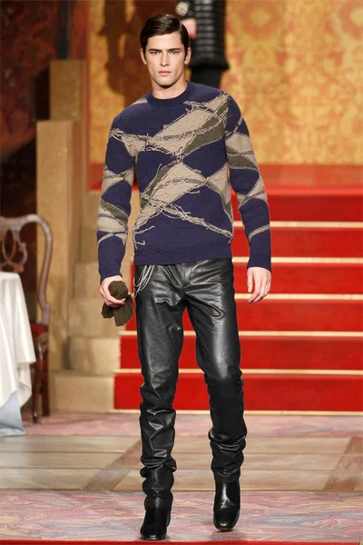 Look 7